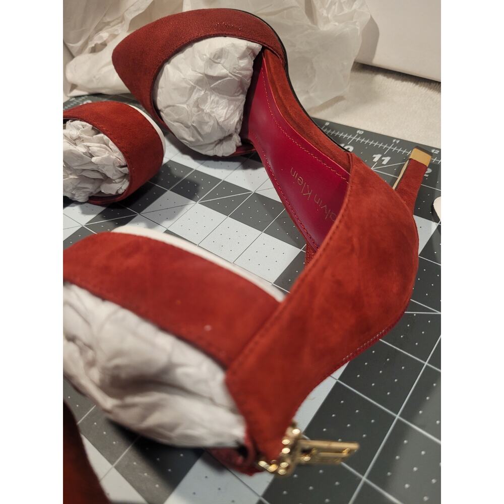 Size 8 Calvin Klein Tanda Scratch Ankle Suede Pumps - Picture 15 of 16